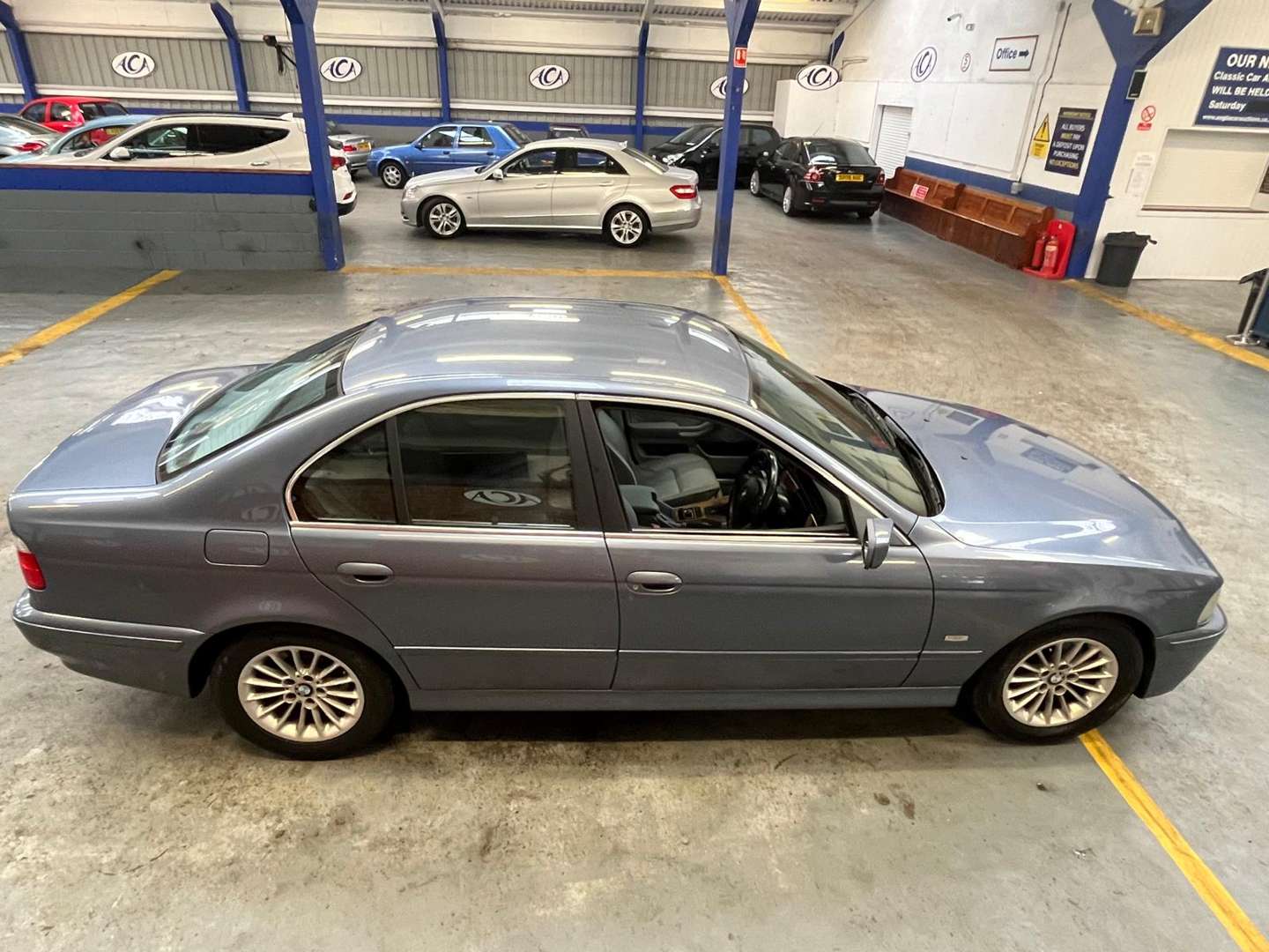 <p>2001 BMW 525I SE AUTO</p>