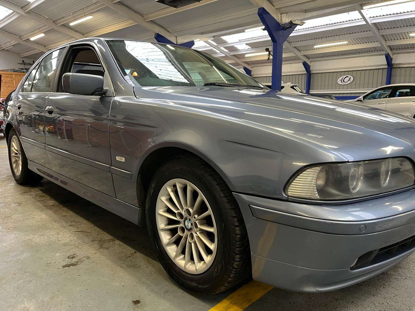 <p>2001 BMW 525I SE AUTO</p>