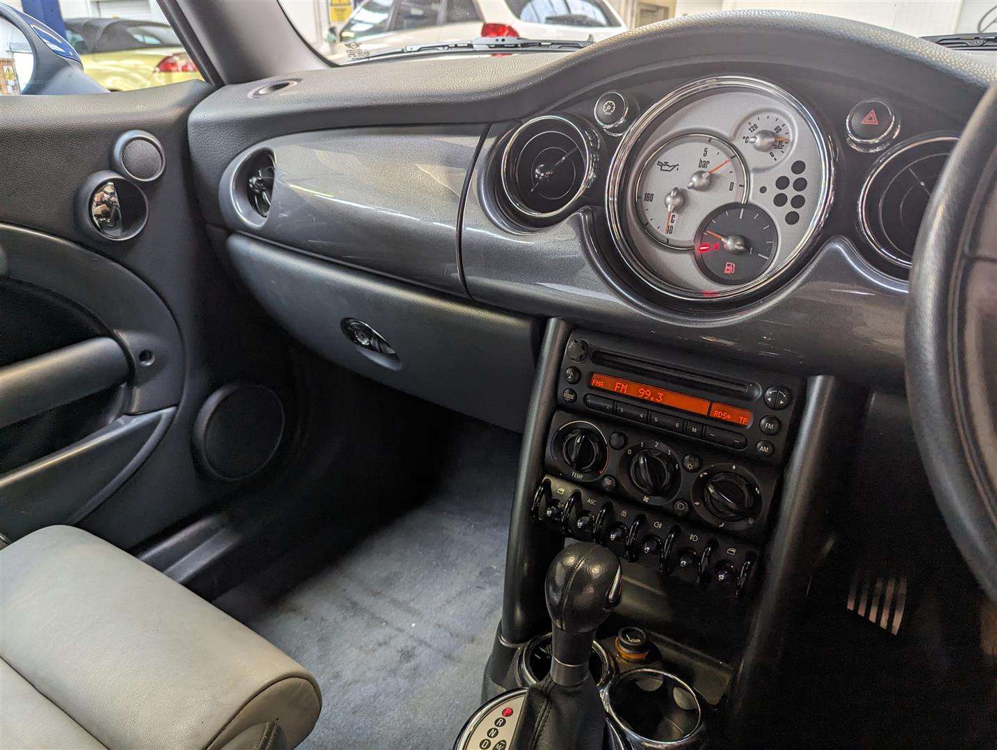 <p>2006 MINI MINI COOPER S AUTO</p>