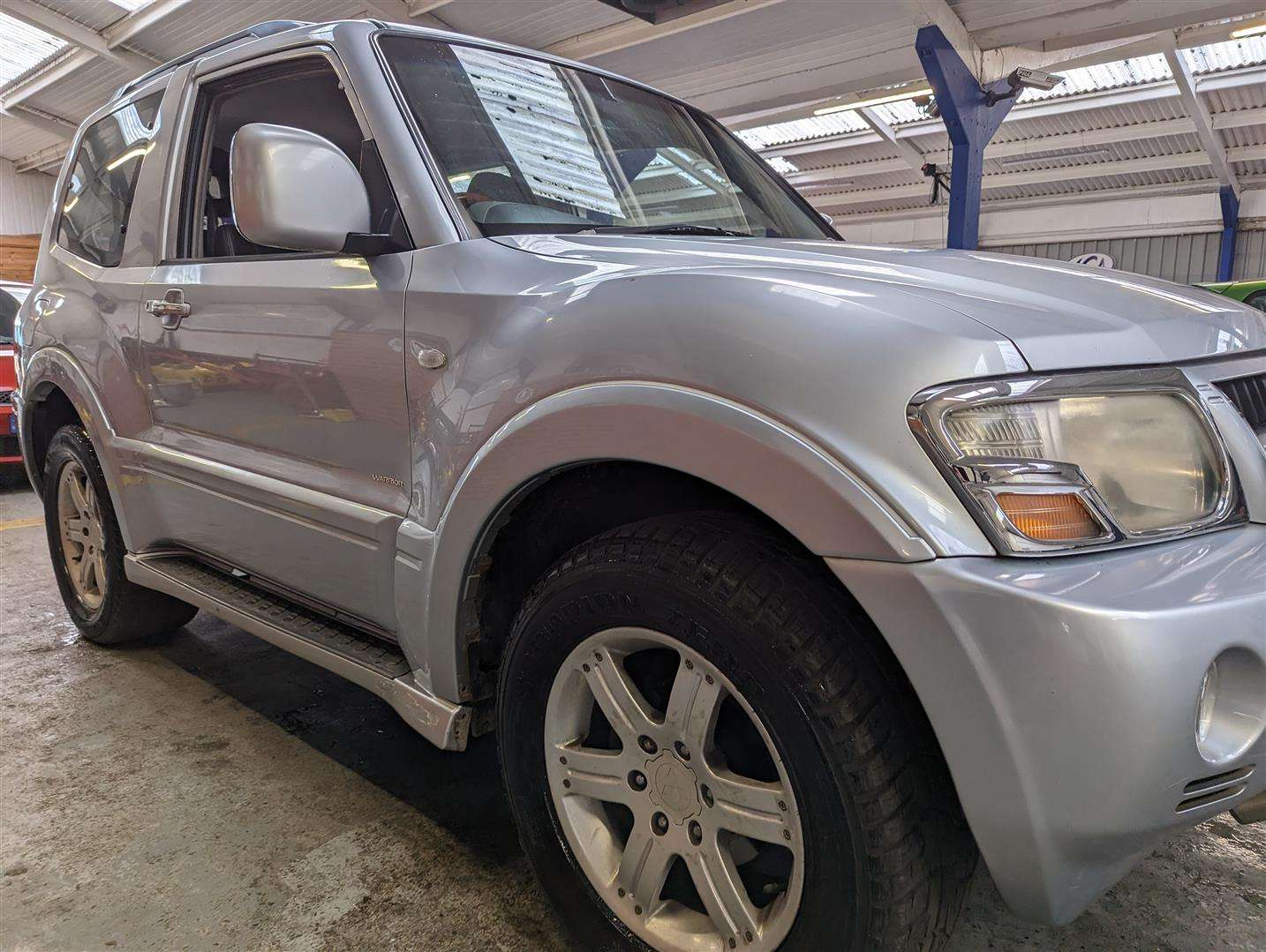 <p>2005 MITSUBISHI SHOGUN WARRIOR DI-D AUTO</p>