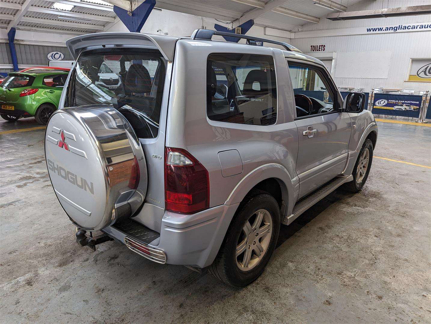 <p>2005 MITSUBISHI SHOGUN WARRIOR DI-D AUTO</p>