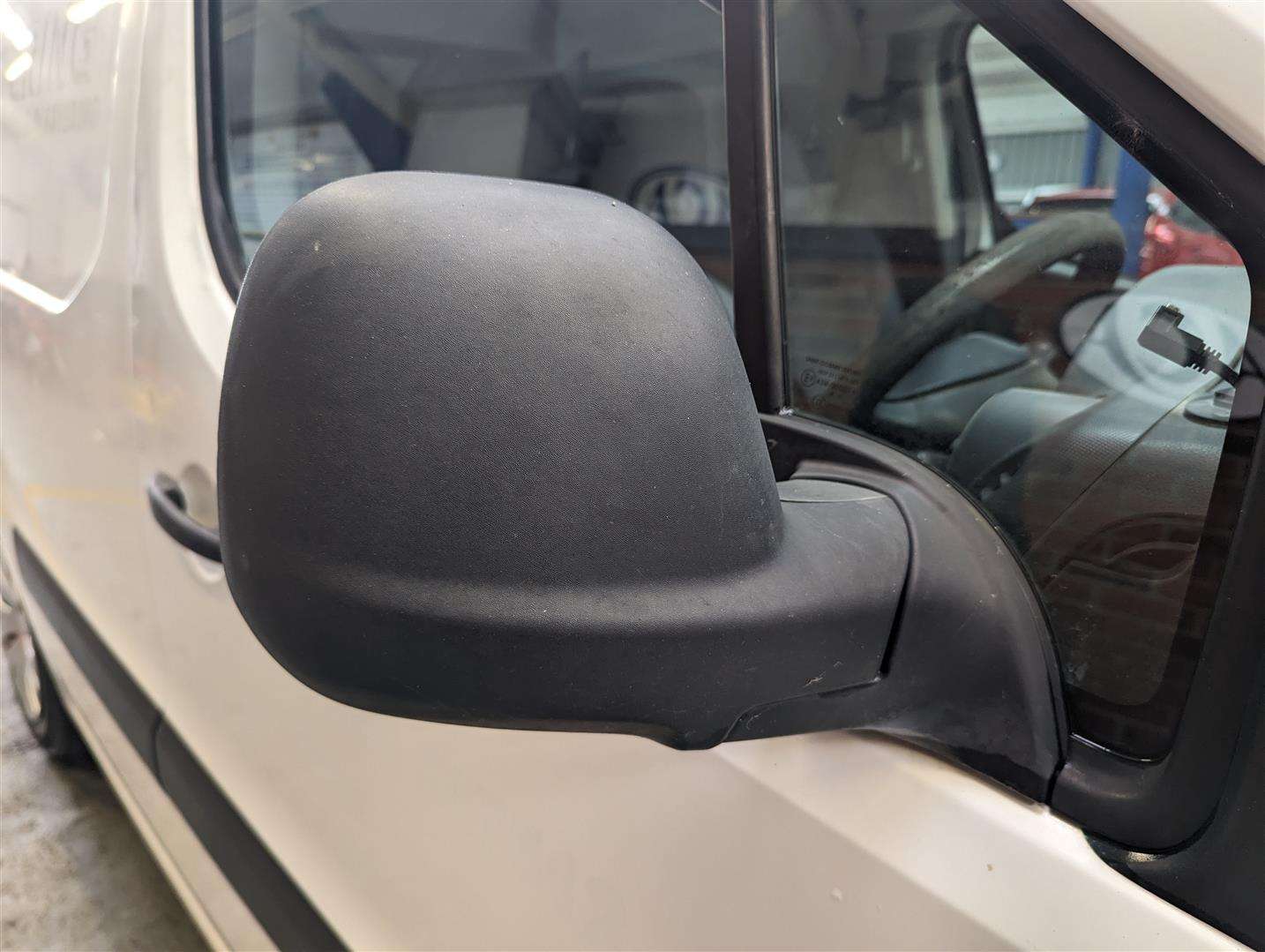 <p>2015 CITROEN BERLINGO 625 ENTERPRISE H</p>