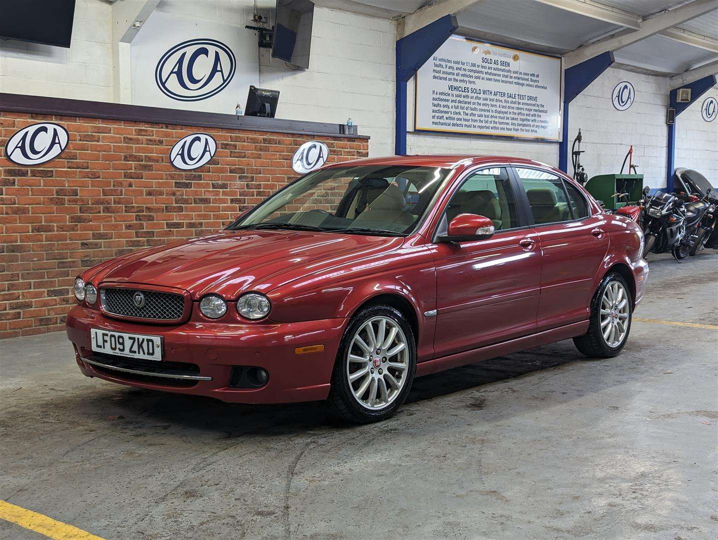 <p>2009 JAGUAR X-TYPE S</p>