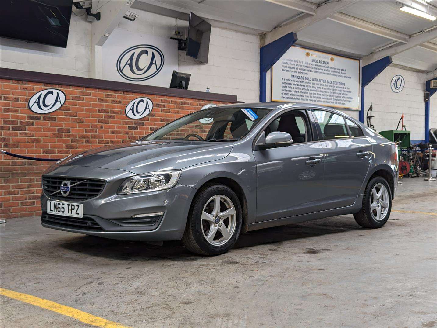 <p>2015 VOLVO S60 BUSINESS EDITION D4</p>