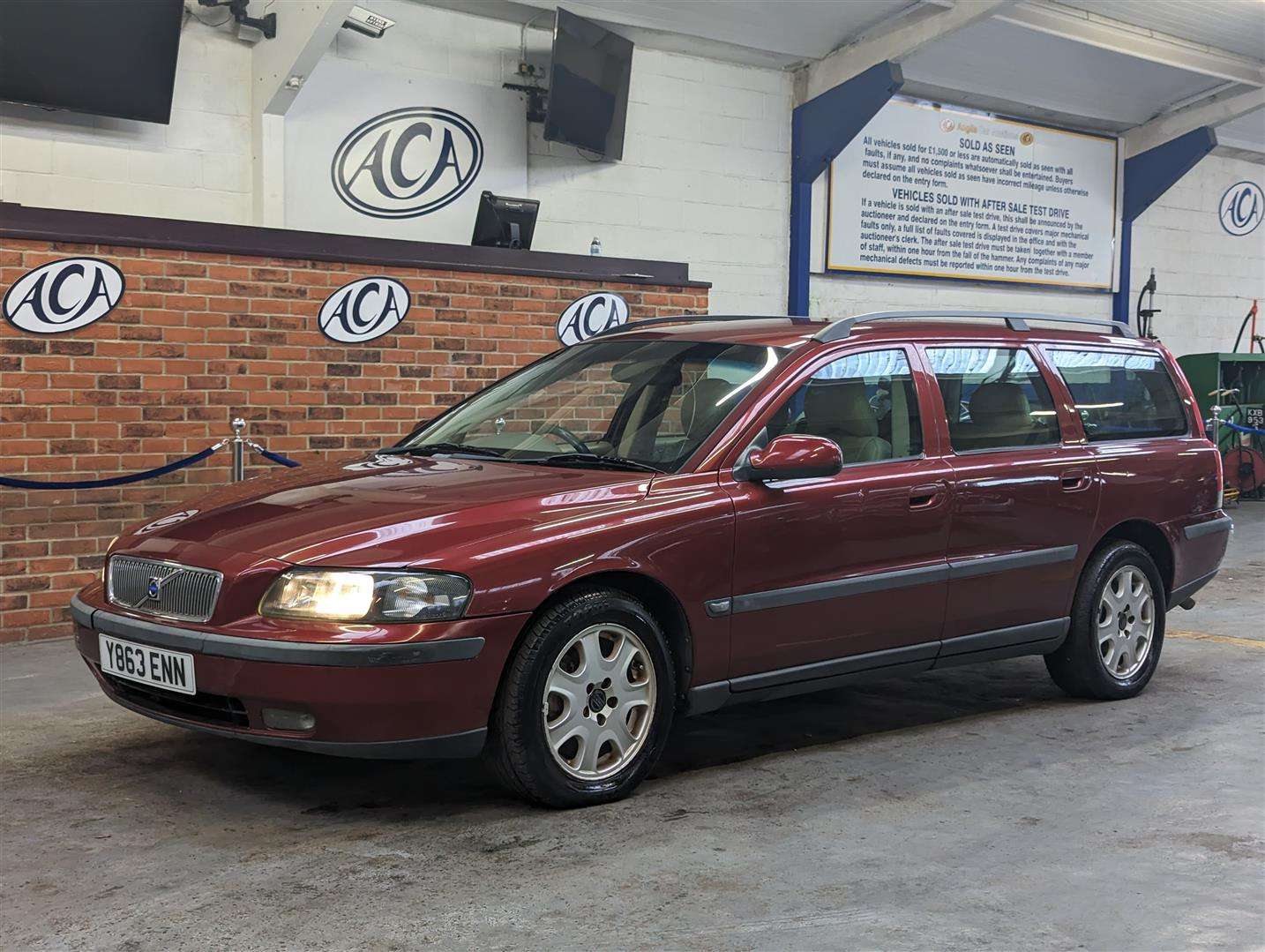 <p>2001 VOLVO V70</p>