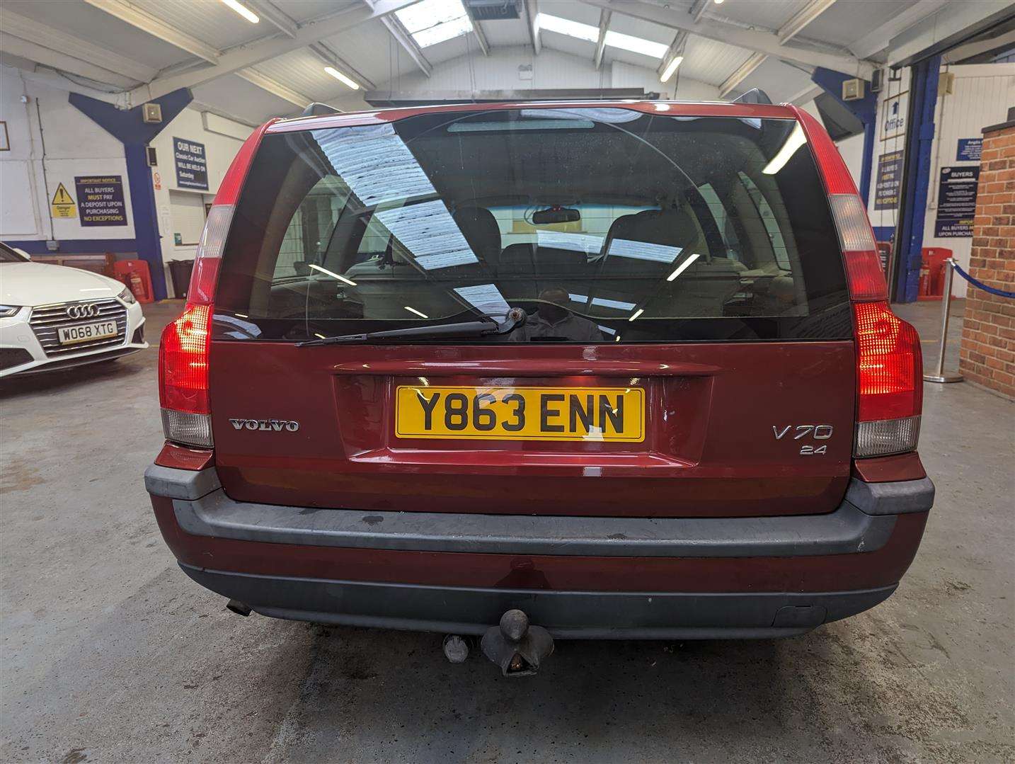 <p>2001 VOLVO V70</p>