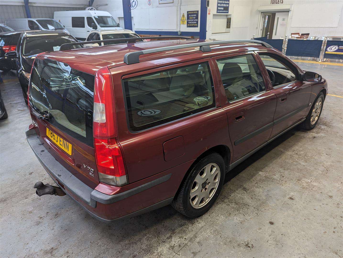 <p>2001 VOLVO V70</p>