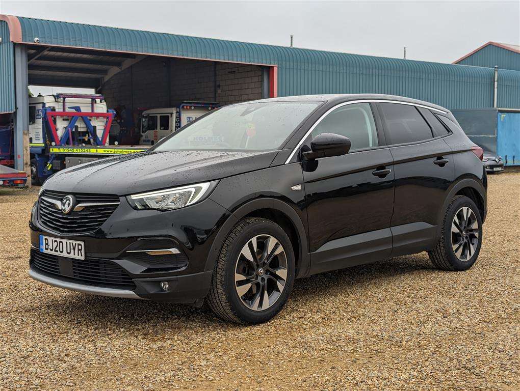 <p>2020 VAUXHALL GRANDLAND X SRI NAV TURBO</p>