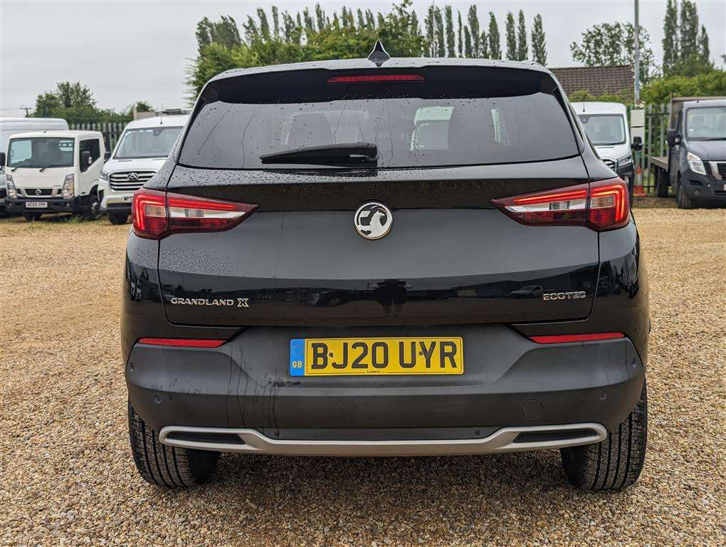 <p>2020 VAUXHALL GRANDLAND X SRI NAV TURBO</p>