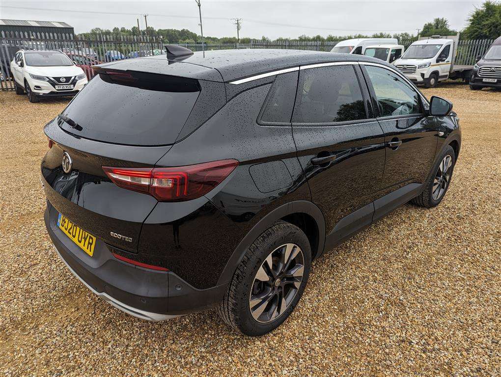 <p>2020 VAUXHALL GRANDLAND X SRI NAV TURBO</p>