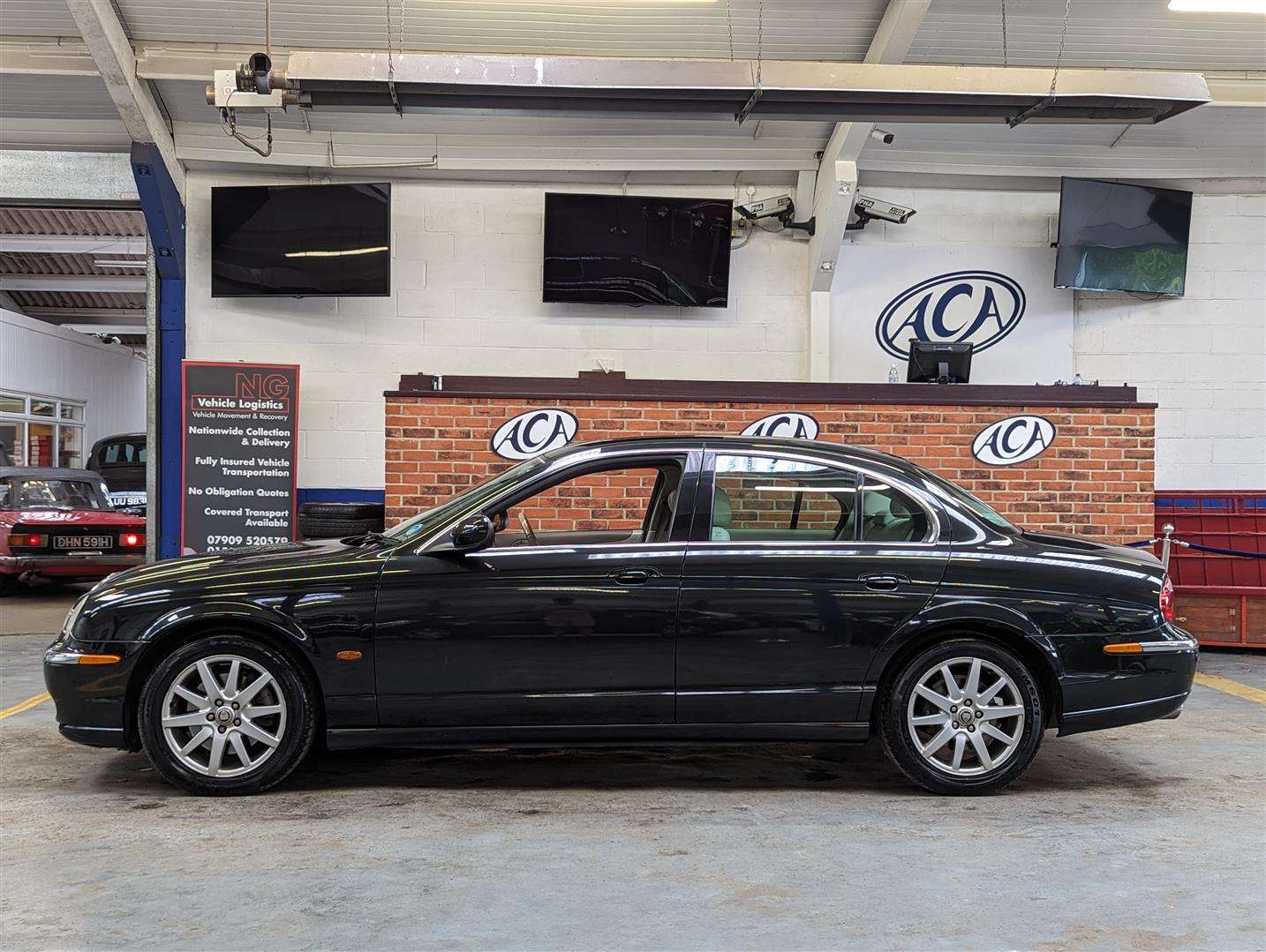 <p>2002 JAGUAR S-TYPE V8 SE AUTO</p>