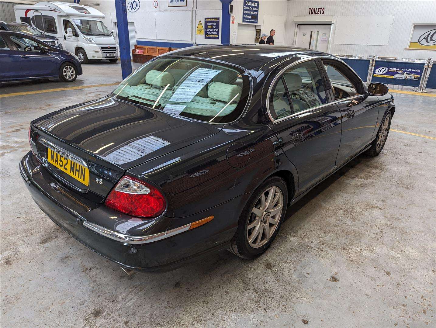 <p>2002 JAGUAR S-TYPE V8 SE AUTO</p>