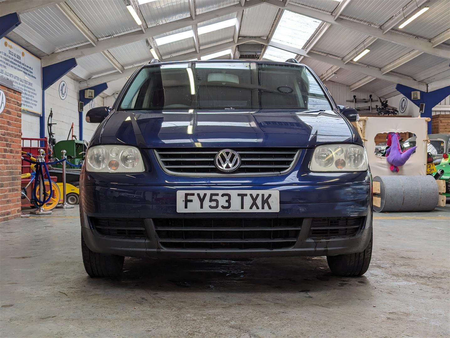 <p>2003 VOLKSWAGEN TOURAN S TDI</p>