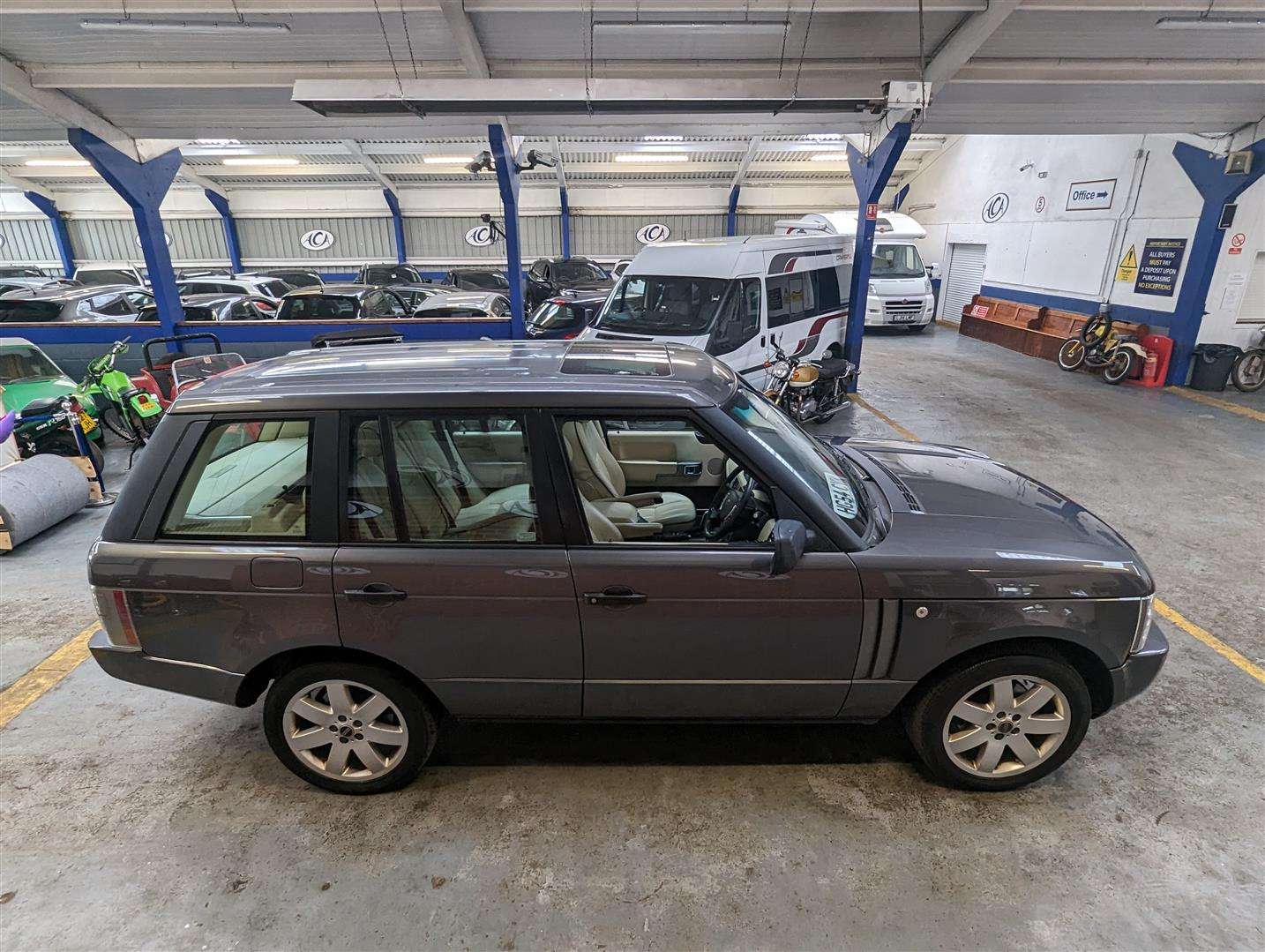 <p>2004 LAND ROVER RANGE ROVER VOGUE V8 AUTO LPG</p>