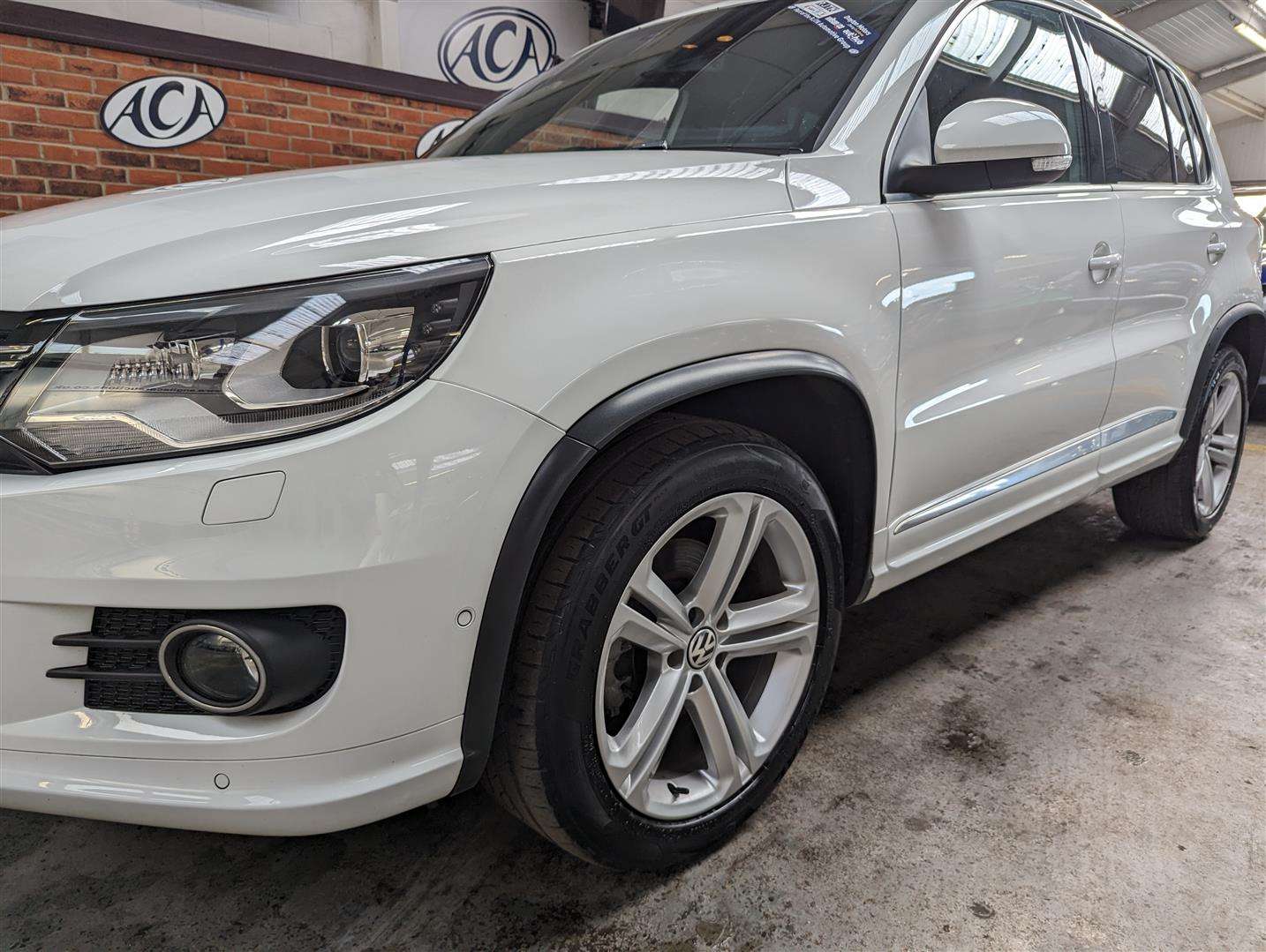 <p>2015 VOLKSWAGEN TIGUAN R LINE TDI BLUETEC</p>