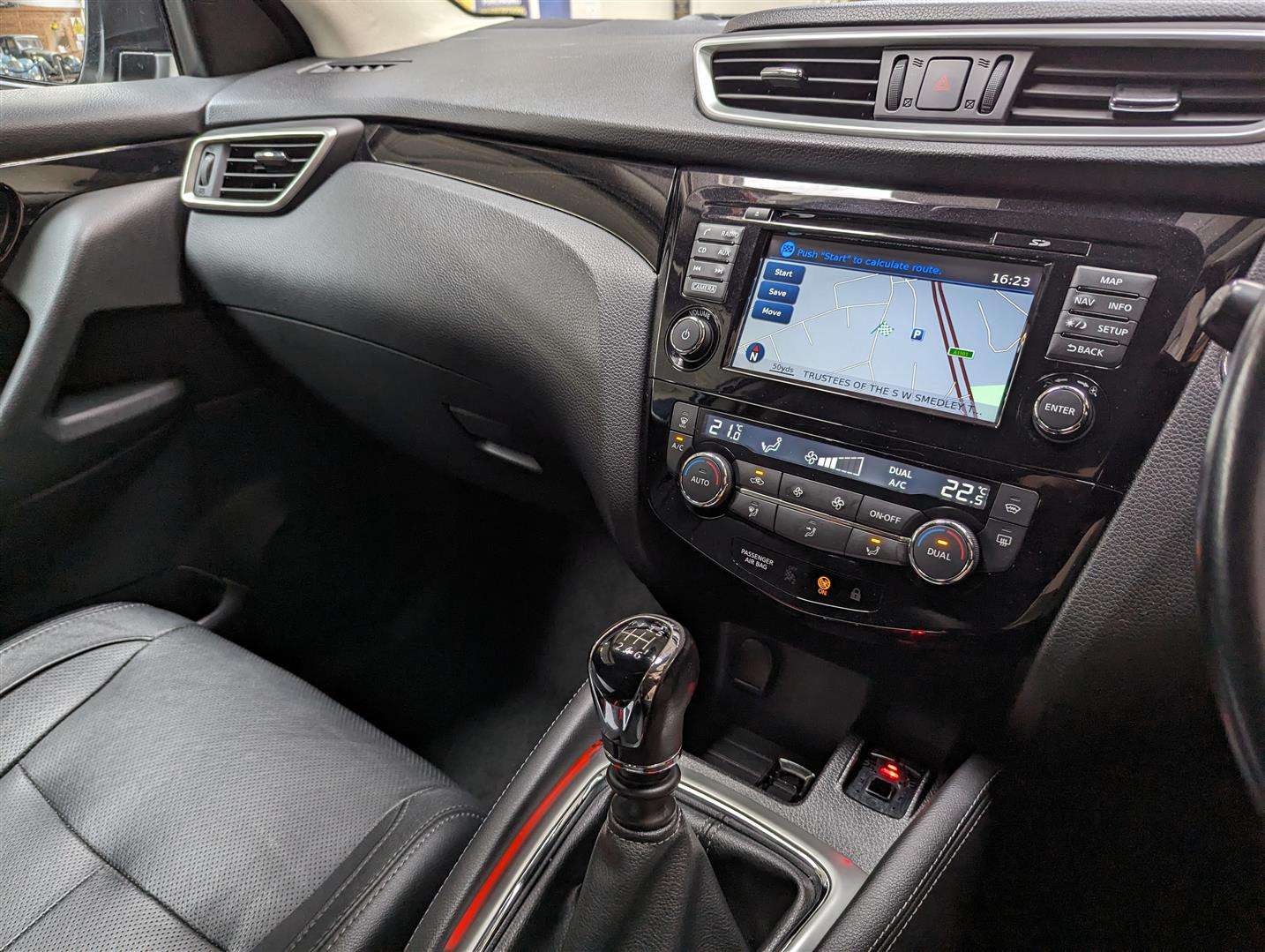 <p>2017 NISSAN QASHQAI TEKNA DCI</p>