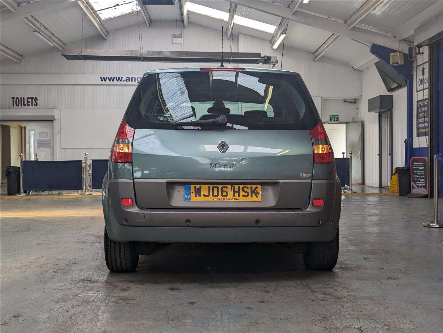 <p>2006 RENAULT SCENIC PRIVILEGE VVT AUTO</p>