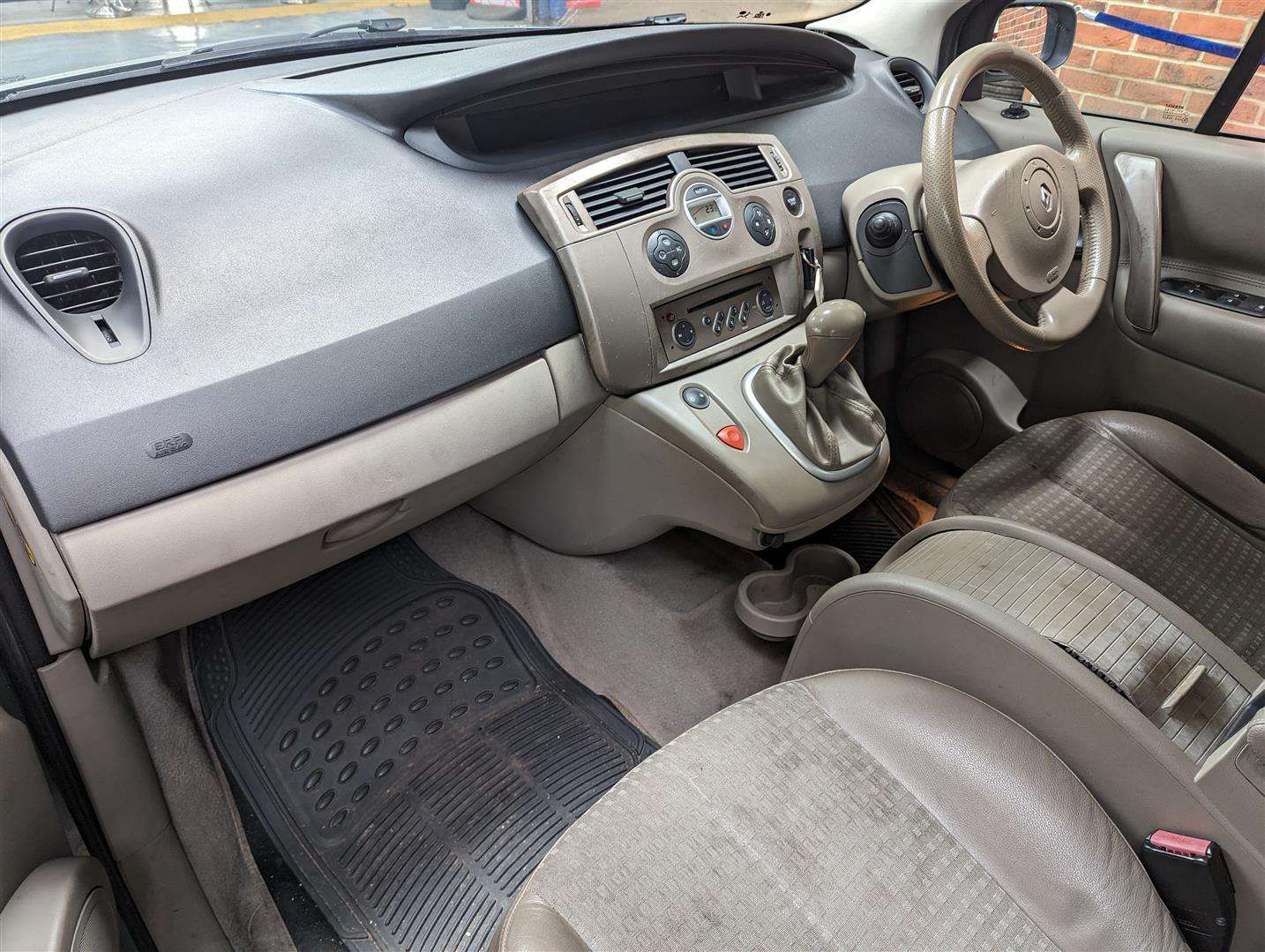 <p>2006 RENAULT SCENIC PRIVILEGE VVT AUTO</p>