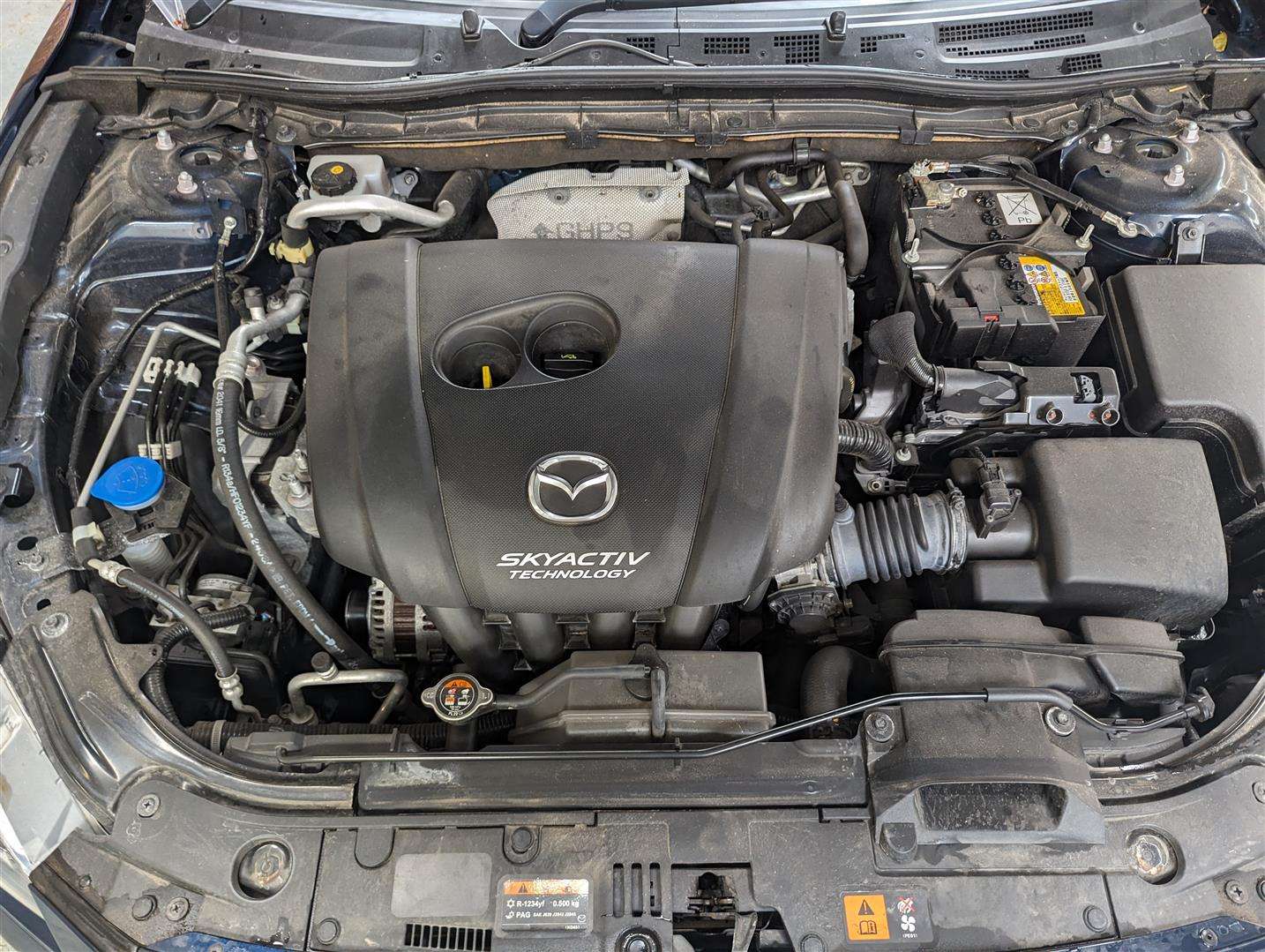 <p>2017 MAZDA 3 SE-L NAV AUTO</p>