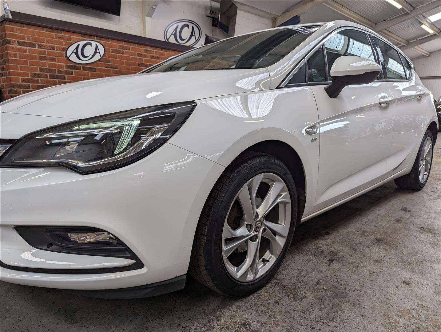 <p>2017 VAUXHALL ASTRA SRI ECOFLEX S/S</p>