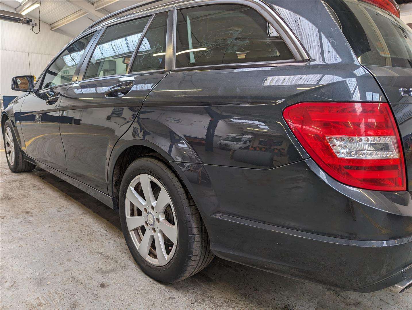 <p>2012 MERCEDES-BENZ C220 SE CDI BLUEEFFICIENC</p>