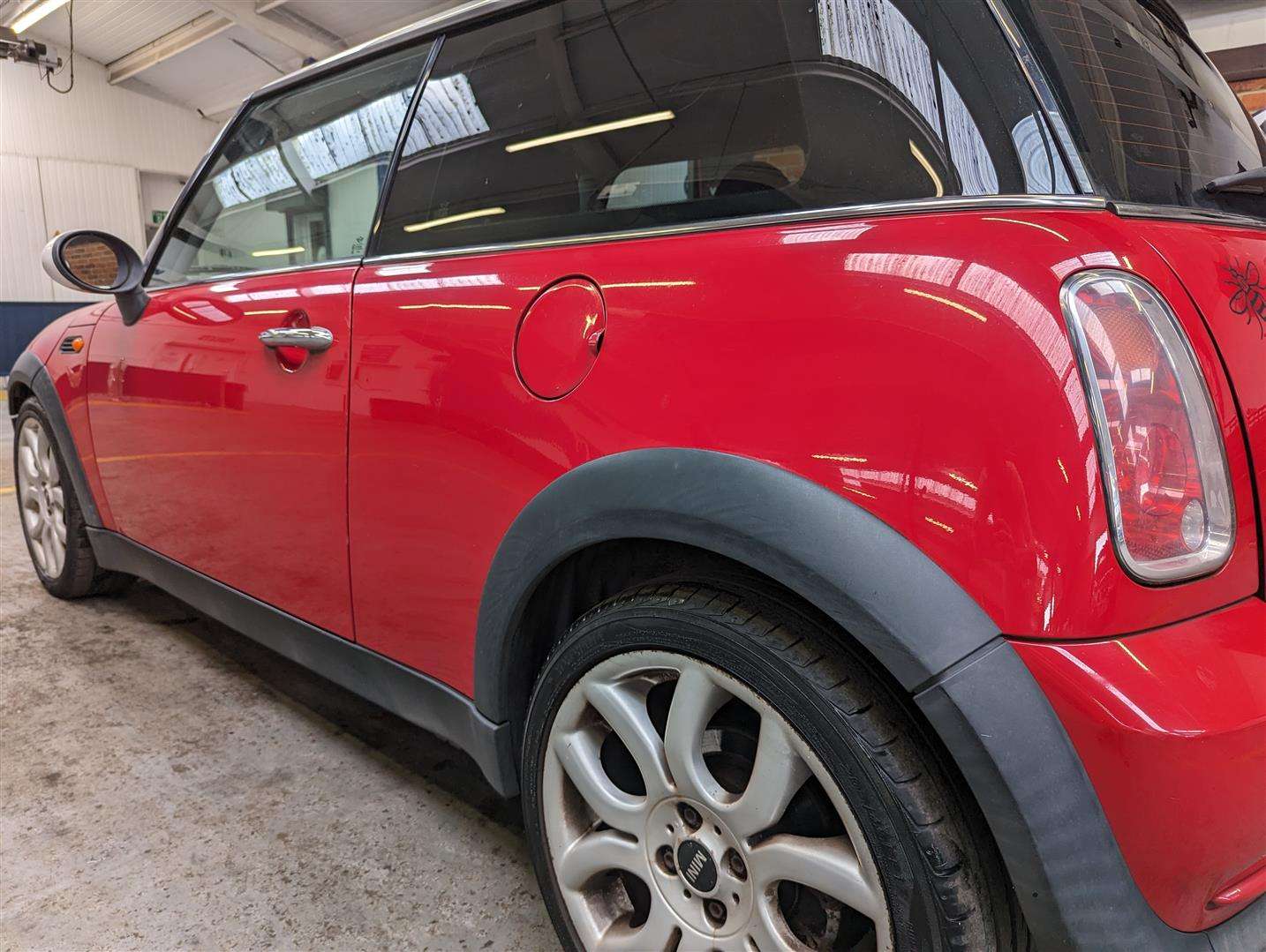 <p>2005 MINI MINI COOPER</p>