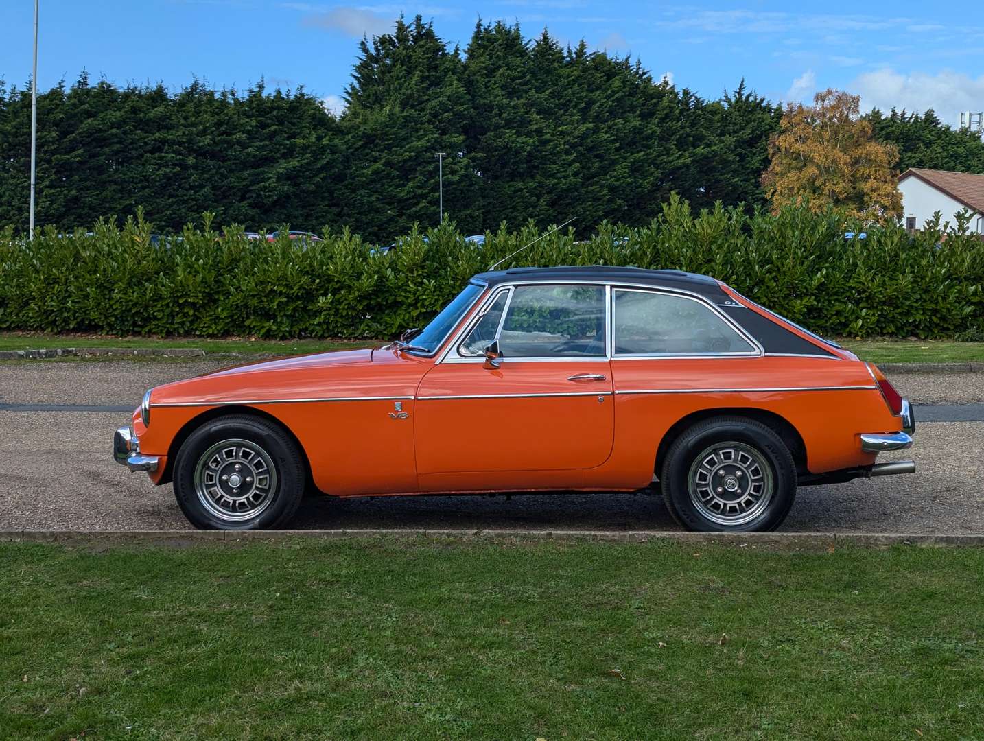 <p>1975 MG B GT V8</p>