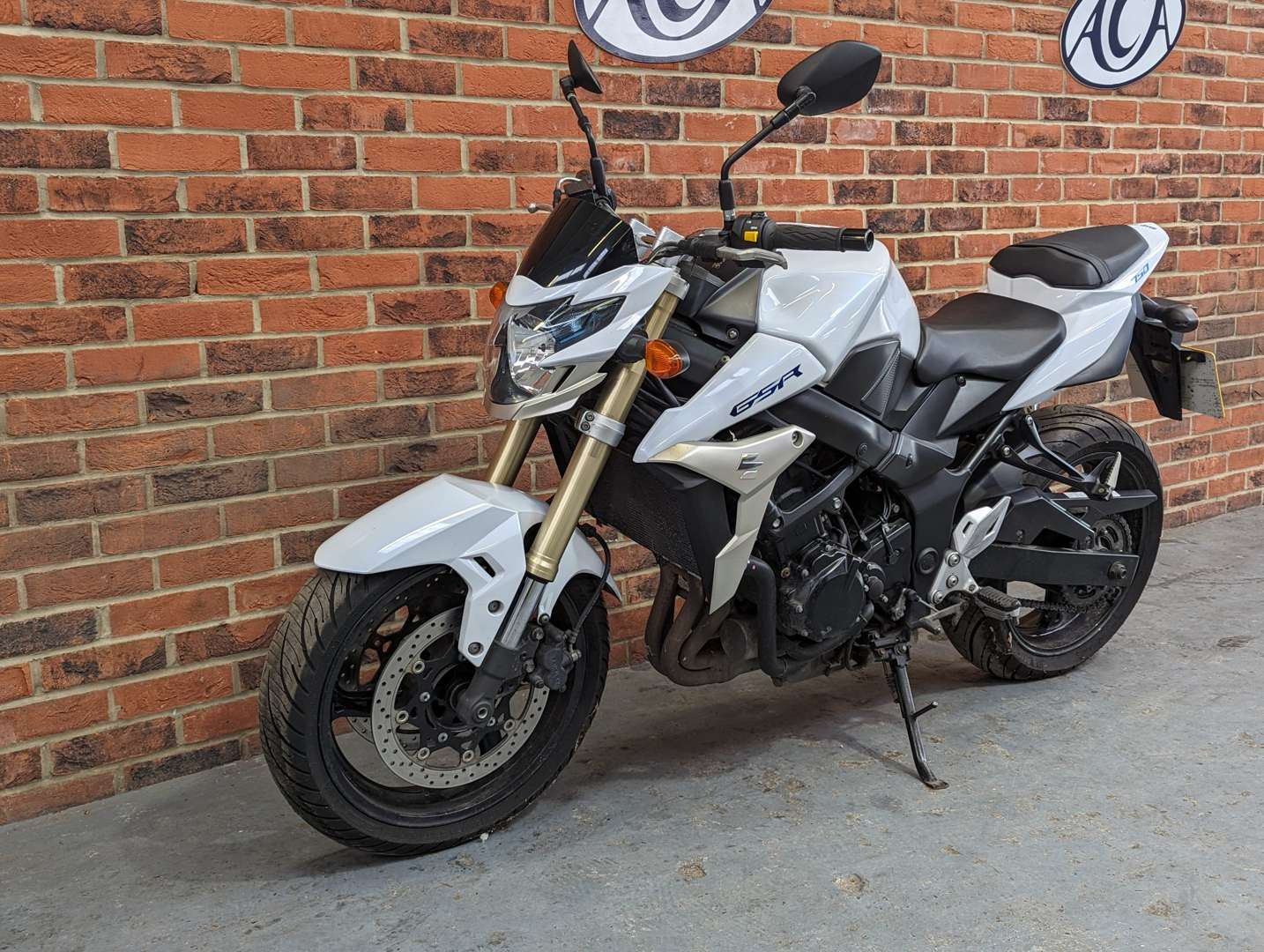 <p>2011 SUZUKI GSR 750 L1</p>