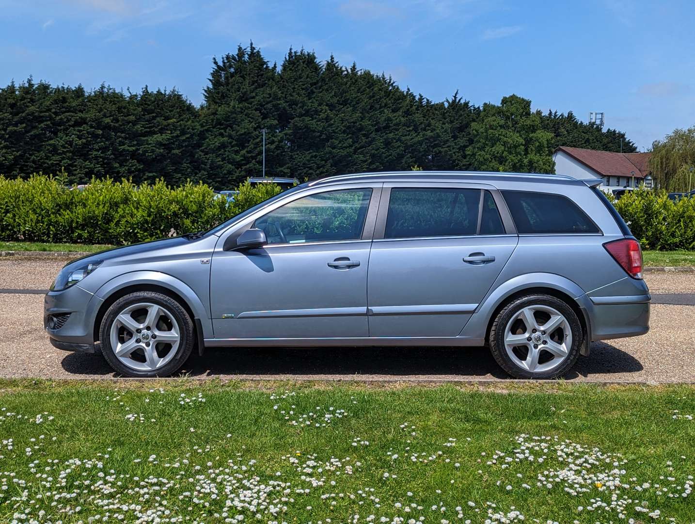 <p>2009 VAUXHALL ASTRA 1.8 SRI ESTATE 23,277 MILES</p>