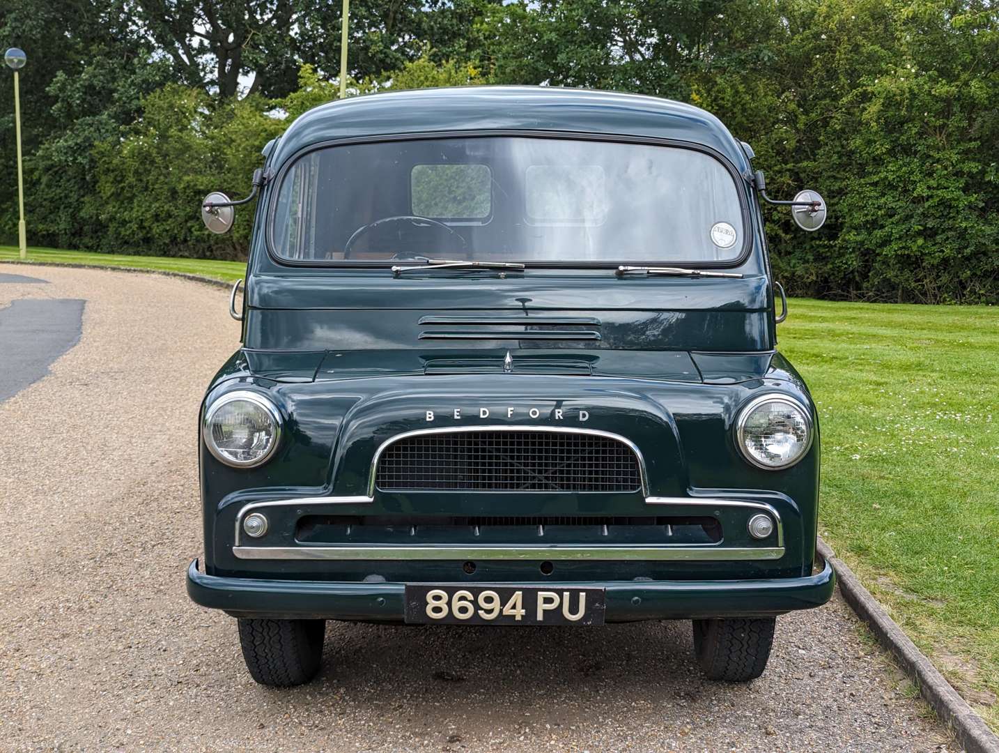 <p>1961 BEDFORD CA VAN&nbsp;</p>