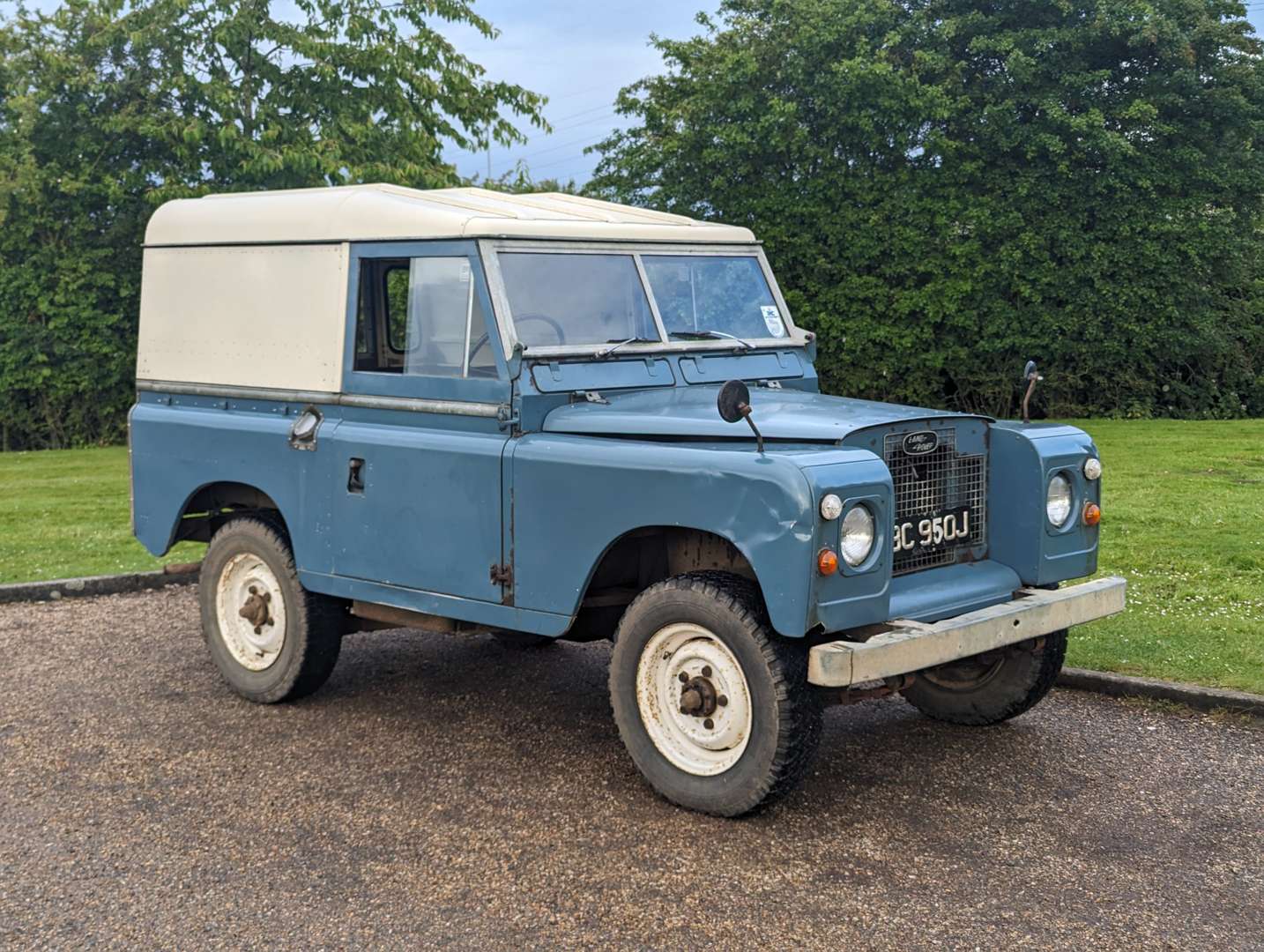 <p>1971 LAND ROVER SERIES IIA SWB</p>