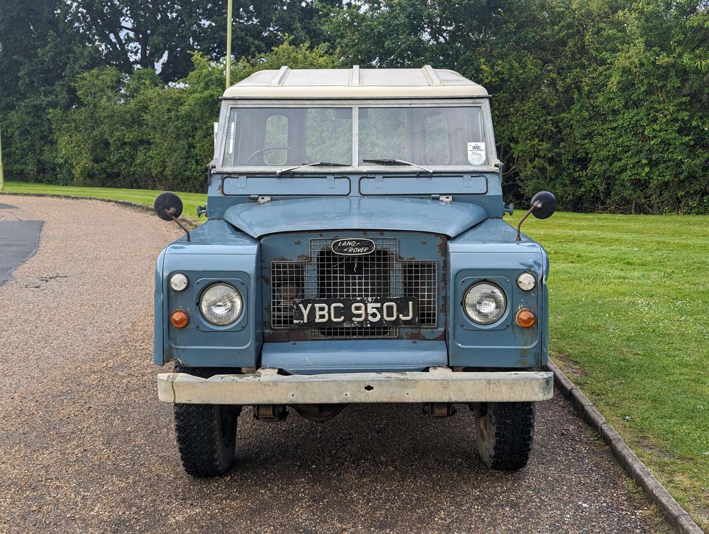 <p>1971 LAND ROVER SERIES IIA SWB</p>