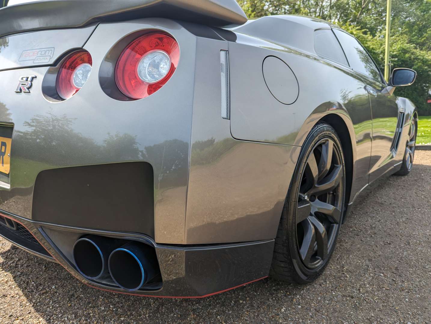 <p>2009 NISSAN GT-R BLACK EDITION S-A</p>