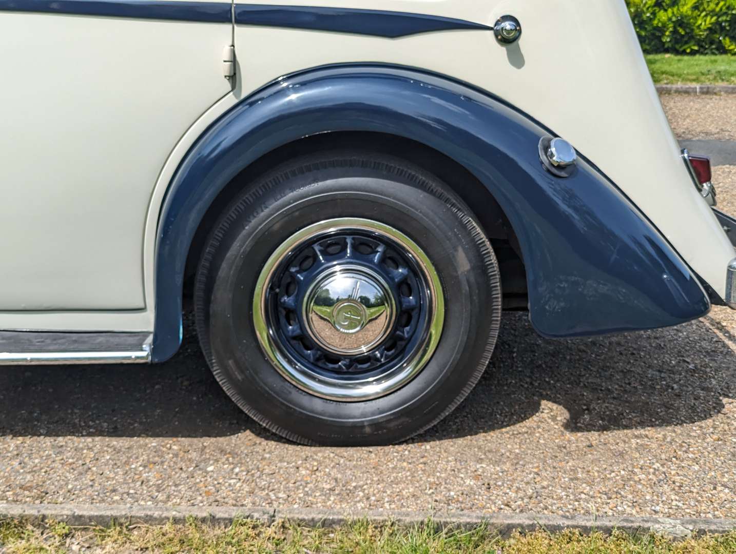 <p>1938 DAIMLER DB17 TICKFORD DROPHEAD</p>