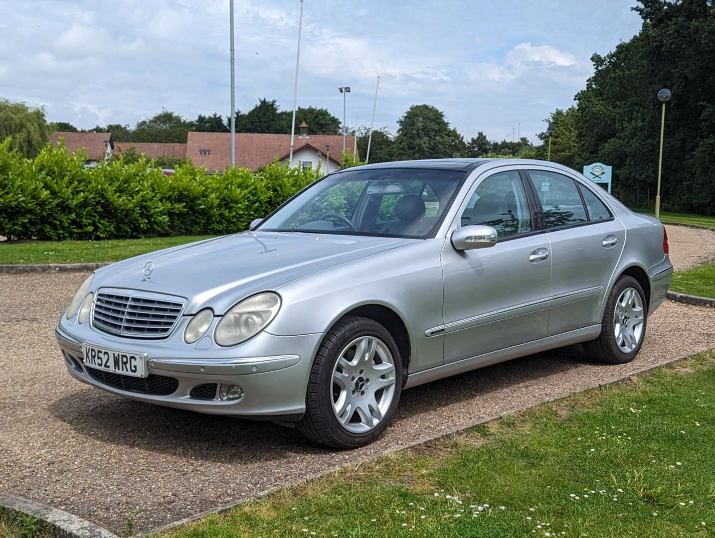 <p>2002 MERCEDES E500 AUTO</p>