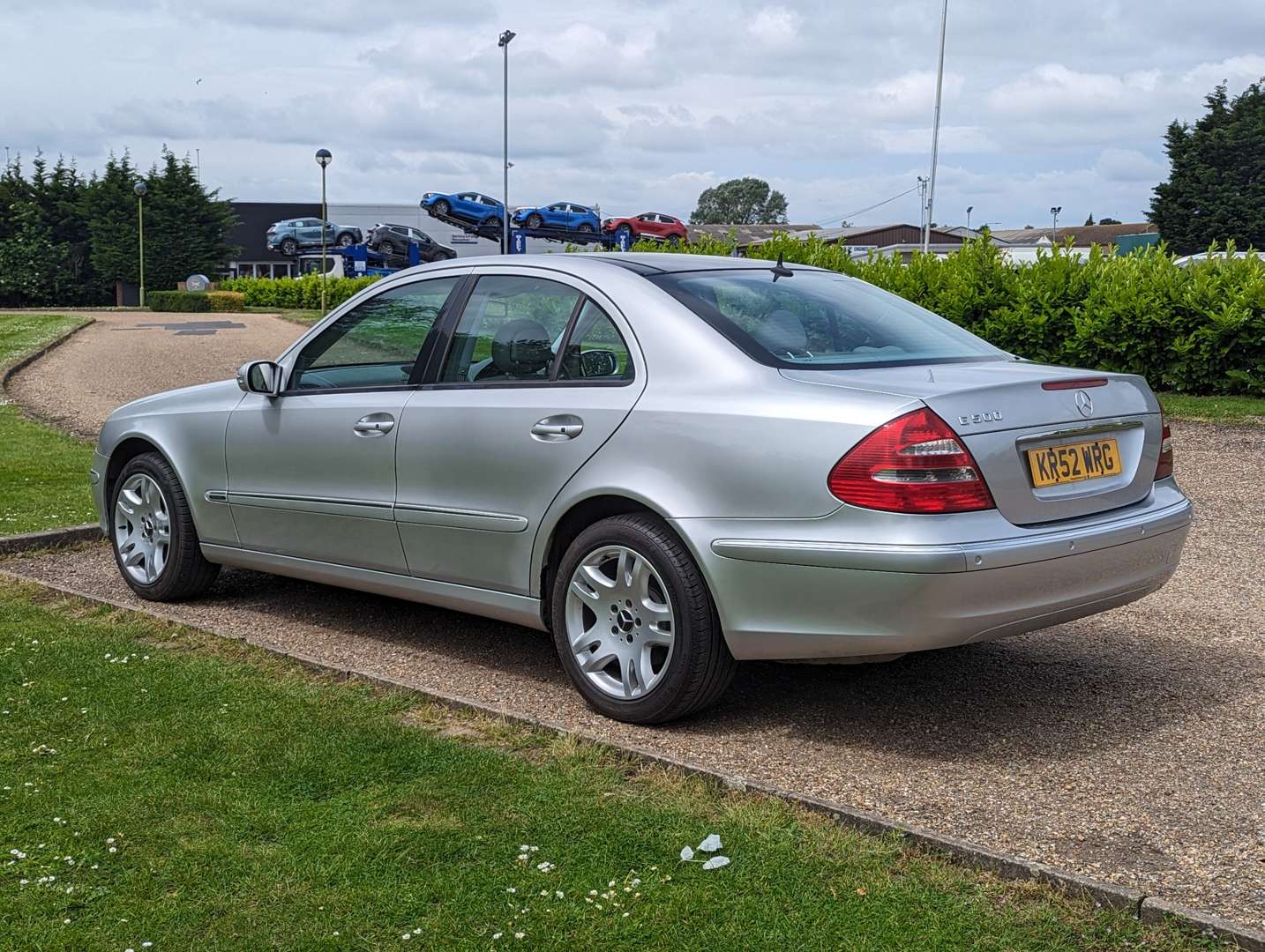 <p>2002 MERCEDES E500 AUTO</p>