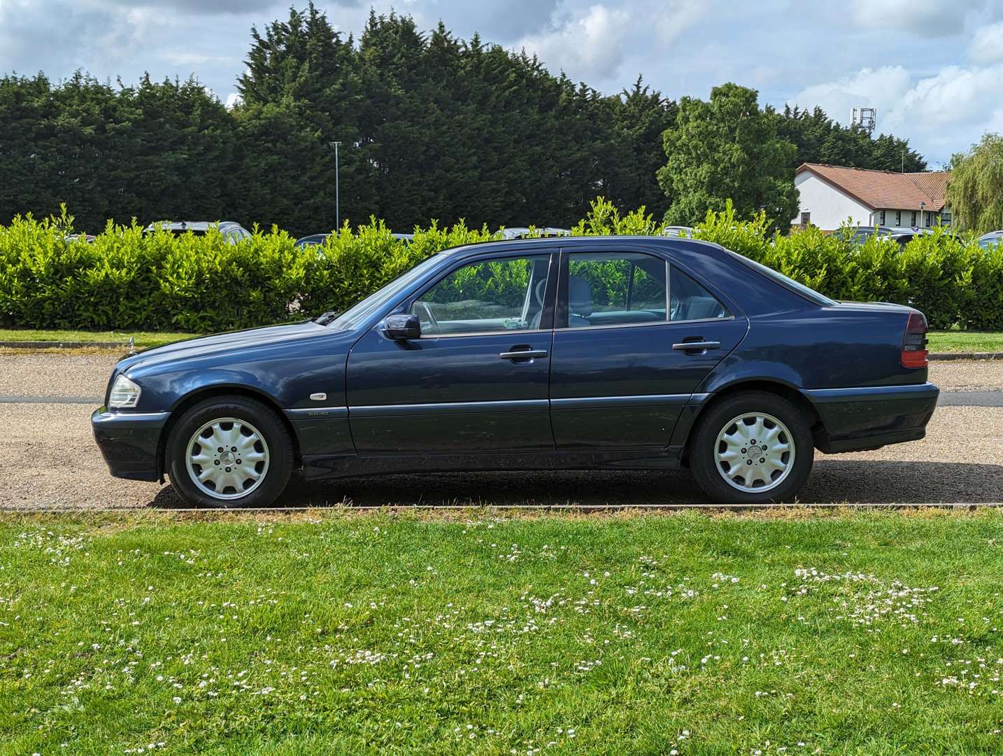 <p>1998 MERCEDES C180 ELEGANCE AUTO</p>