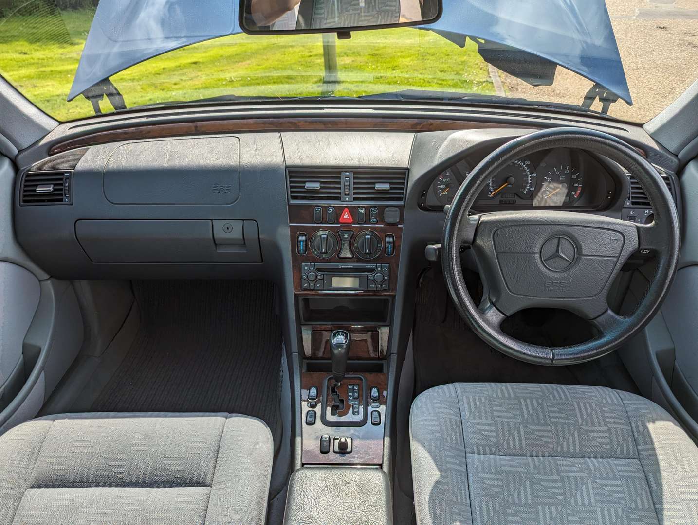 <p>1998 MERCEDES C180 ELEGANCE AUTO</p>