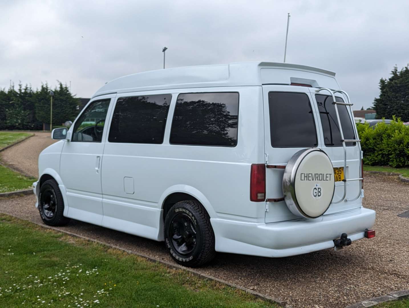 <p>1996 CHEVROLET ASTRO DAY VAN &nbsp;LHD</p>