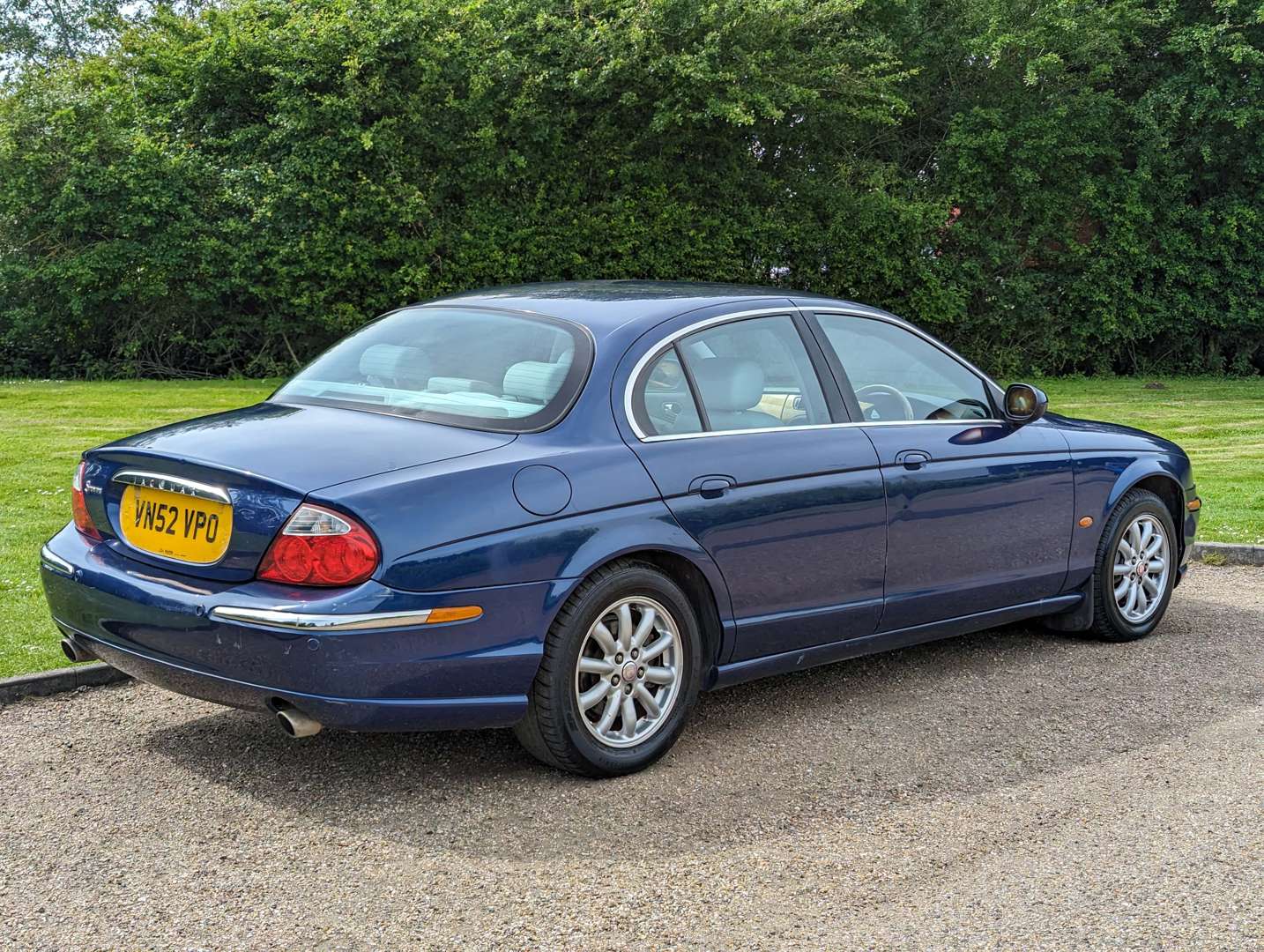 <p>2003 JAGUAR S-TYPE 2.5 V6 SE AUTO</p>