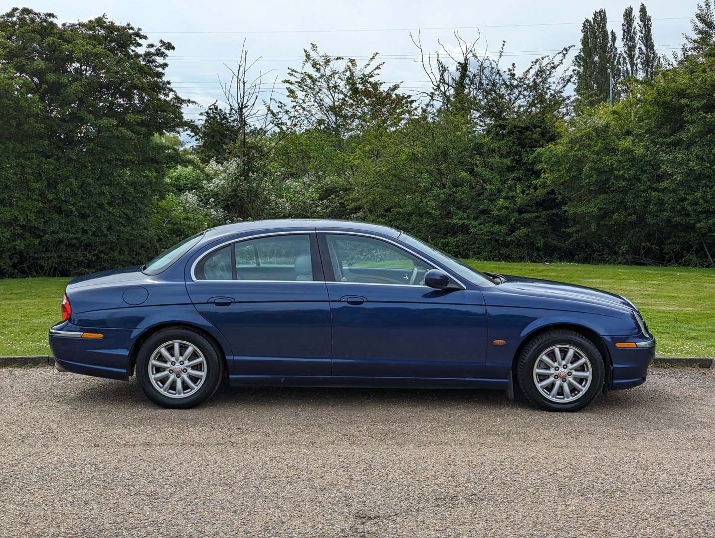 <p>2003 JAGUAR S-TYPE 2.5 V6 SE AUTO</p>