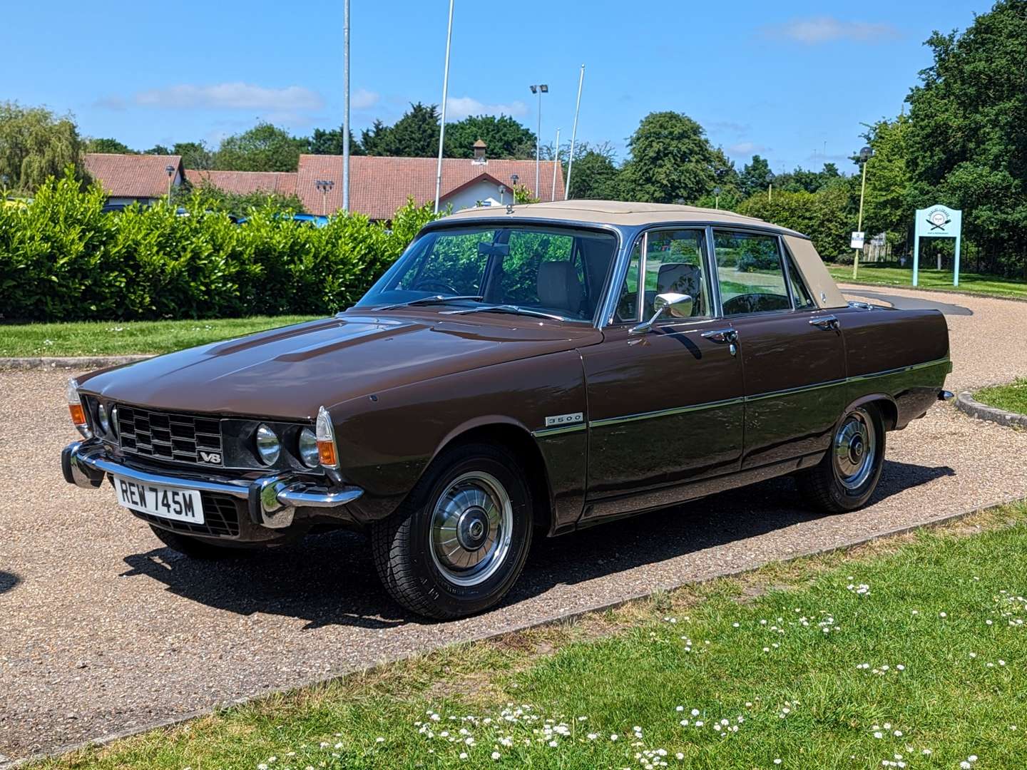 <p>1974 ROVER P6 3500 AUTO&nbsp;</p>