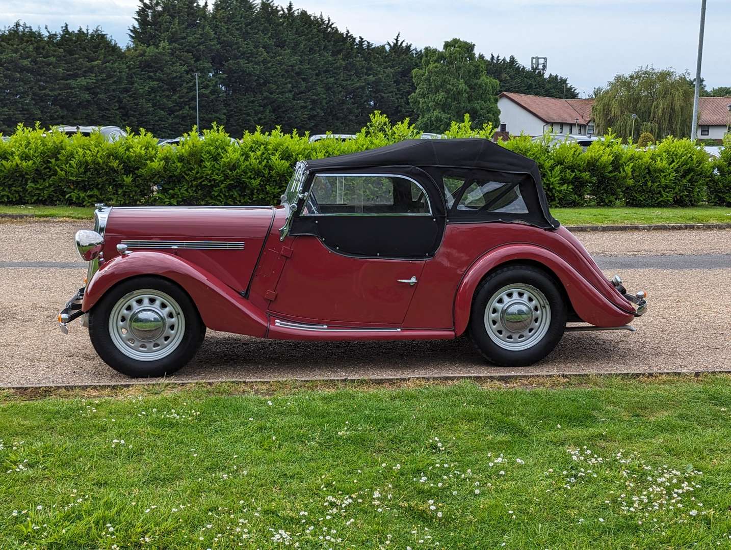 <p>1949 SINGER ROADSTER</p>