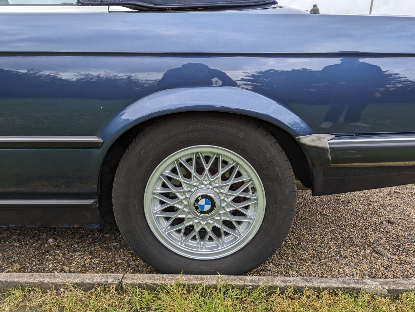 <p>1988 BMW E30 325i CONVERTIBLE&nbsp;</p>