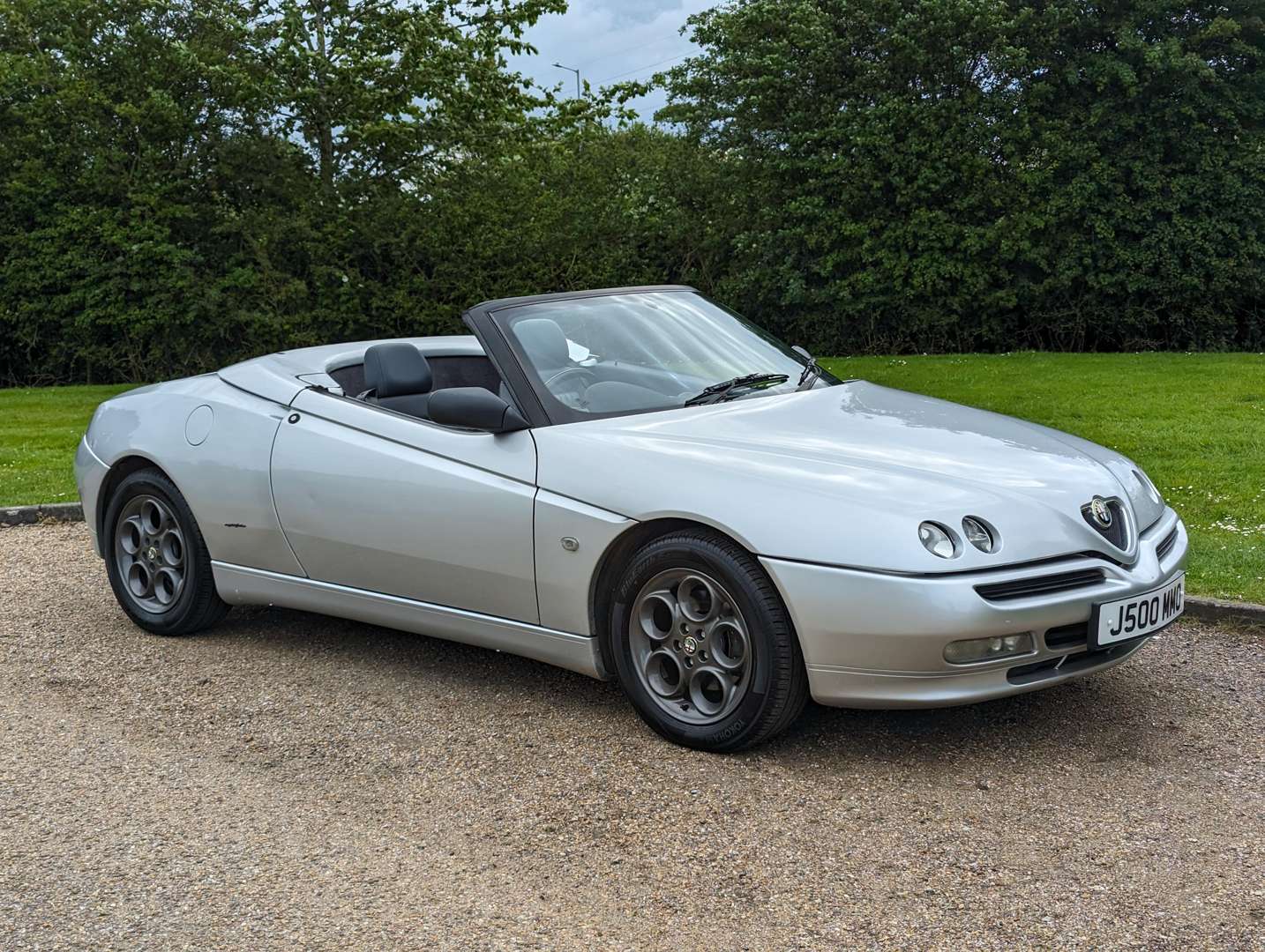 <p>1999 ALFA ROMEO SPIDER LUSSO T-SPARK 16V</p>