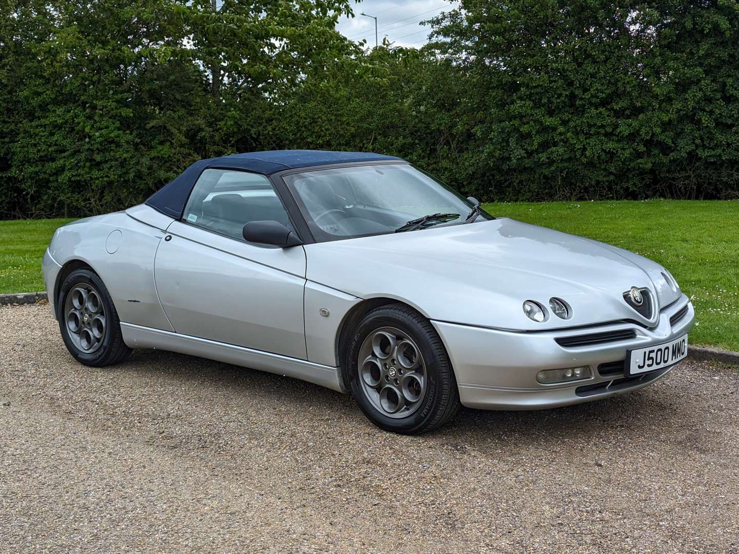 <p>1999 ALFA ROMEO SPIDER LUSSO T-SPARK 16V</p>