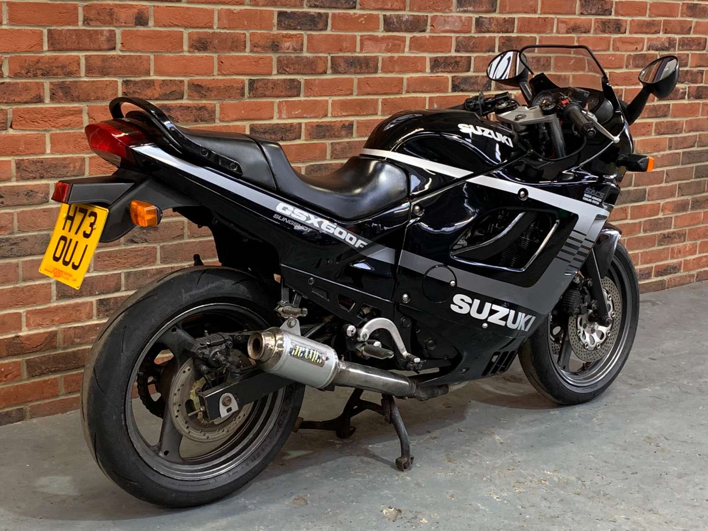 <p>1990 SUZUKI GSX 600F</p>