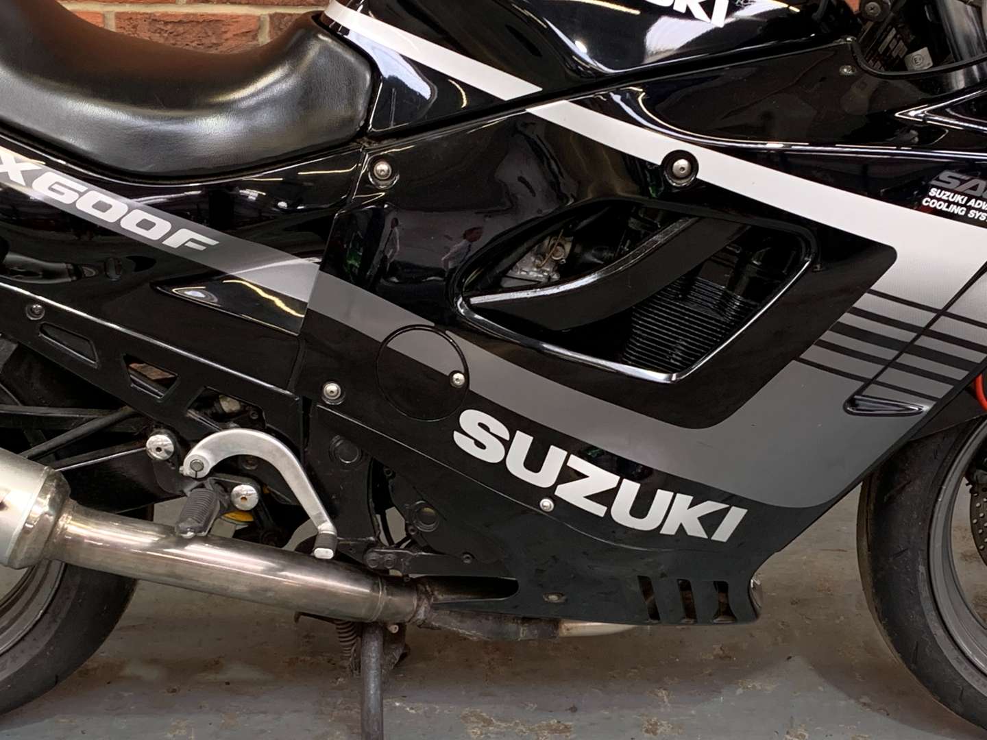 <p>1990 SUZUKI GSX 600F</p>