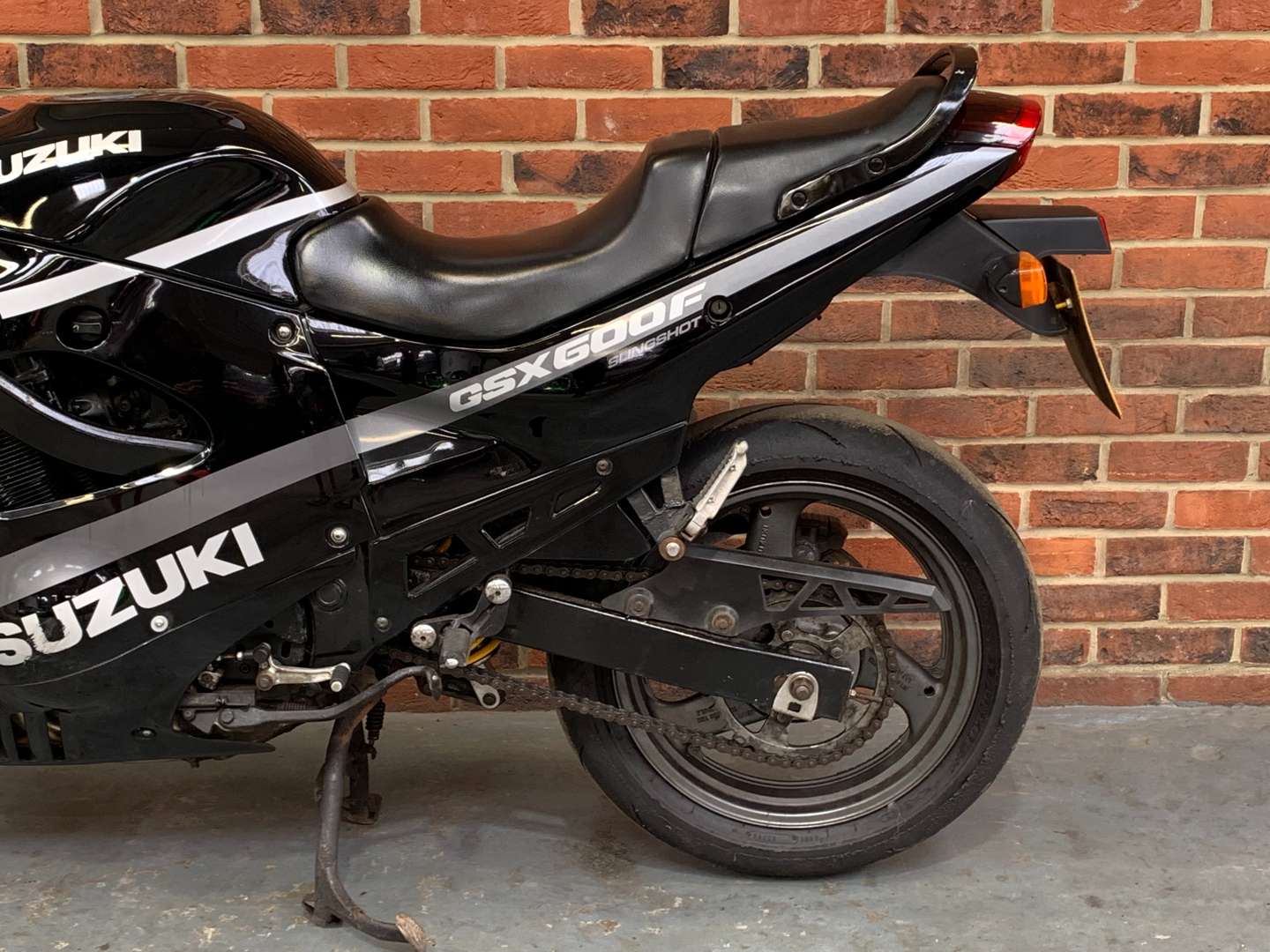 <p>1990 SUZUKI GSX 600F</p>