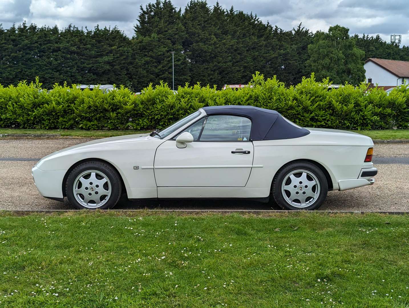 <p>1990 PORSCHE 944 S2 CABRIOLET&nbsp;</p>